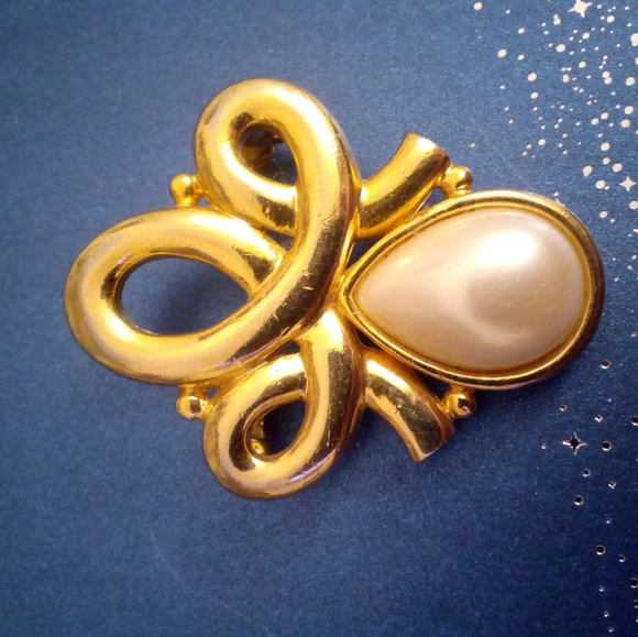 Assorted Jewelry - Picture 3 of 16